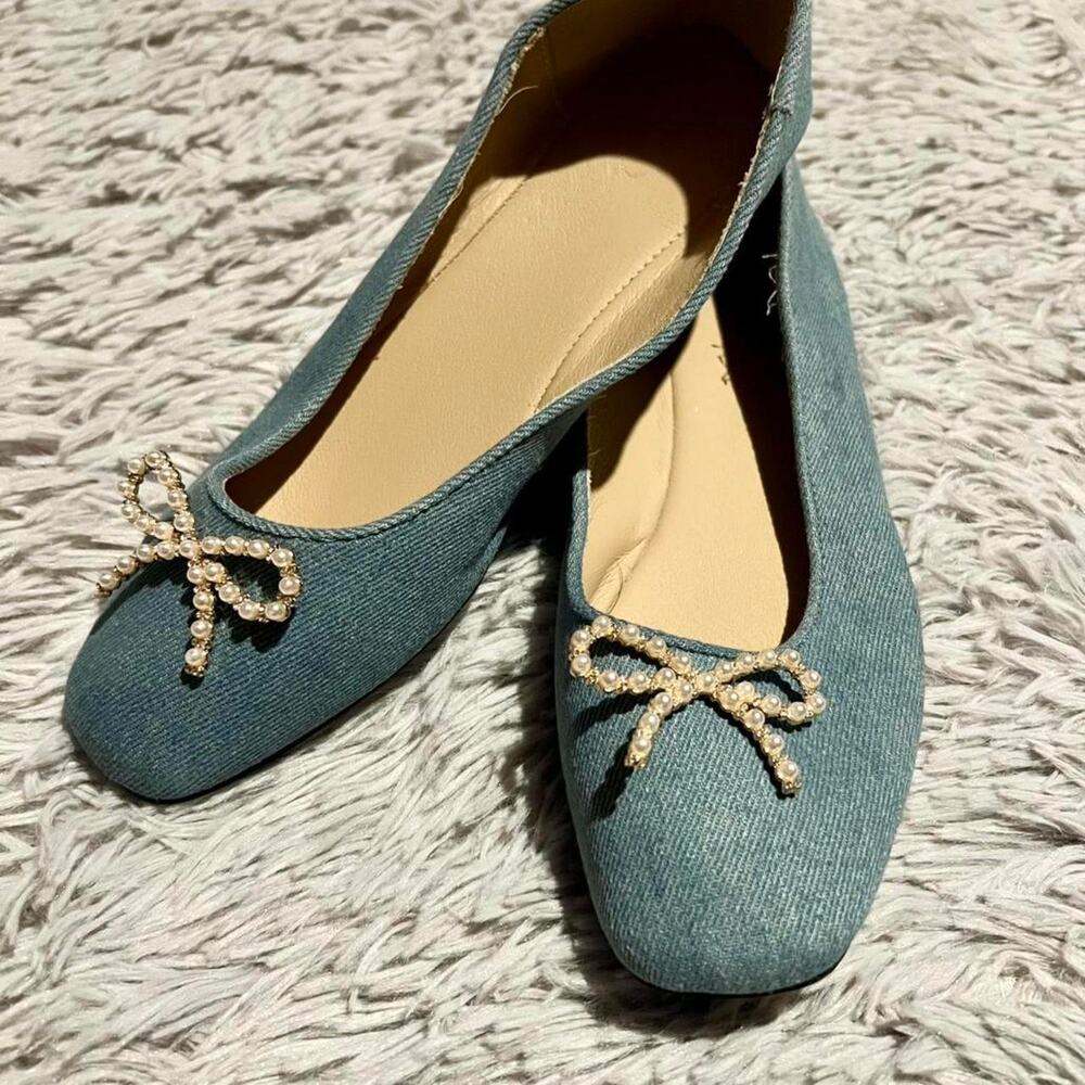 Cute blue denim ballet flats with preppy pearl coquette bow embellishments‎
